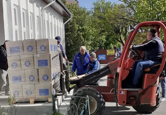 Distribuirea pachetelor cu produse alimentare, tranșa 6, persoanelor defavorizate din municipiul Sibiu în cadrul implementării Programului Operaţional Ajutorarea Persoanelor Defavorizate 